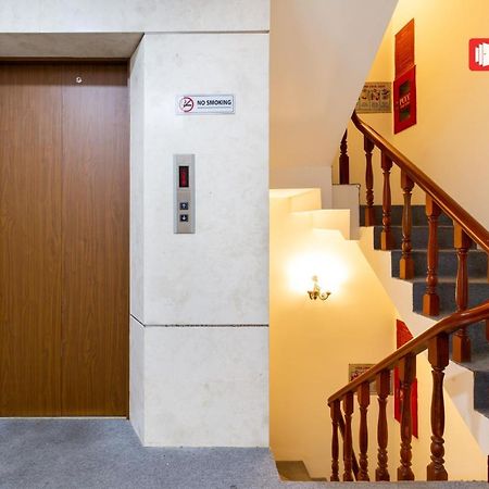 Reddoorz Ura Hotel Hung Phuoc 4 Ho Chi Minh City Exterior photo