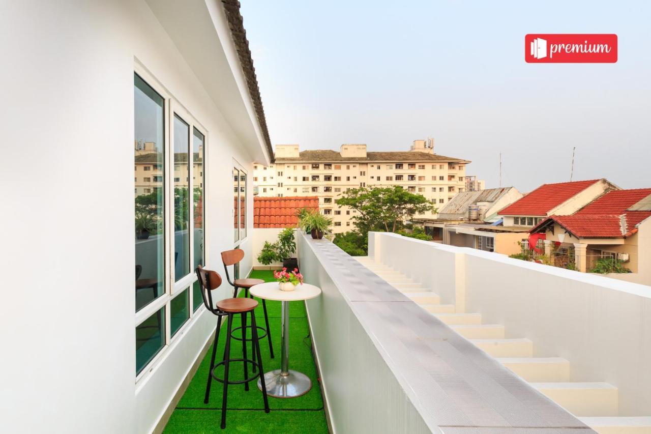 Reddoorz Ura Hotel Hung Phuoc 4 Ho Chi Minh City Exterior photo